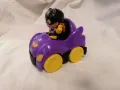 Детска играчка  Fisher-Price Little People DC Super Friends Wheelies 5" включва Batgirl и Batmobile, снимка 3
