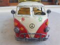 ОРИГИНАЛНА КУЛТОВА ЛАМАРИНЕНА играчка VW Калифорния хипарски 1970те год. бус със СЪРФОВЕ, снимка 6