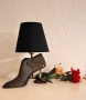 Настолна лампа „Zip Heels“ – когато модата среща светлината, снимка 2