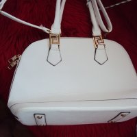 Дамска бяла чанта, снимка 4 - Чанти - 41849188