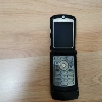 телефон за  части  Motorola, снимка 2 - Резервни части за телефони - 41830346