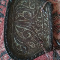 Стара дамска кожена чантичка ръчна маисторска изработка с красиви флорални орнаменти 38777, снимка 3 - Колекции - 41696825