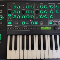 Синтезатор Roland SYSTEM-8, снимка 3 - Синтезатори - 40788341