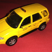 Ford Escape Hybrid - New York Taxi Amercom 1:43, снимка 2 - Колекции - 39489256