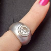 Много масивен сребърен пръстен проба 925 с циркон, снимка 1 - Пръстени - 44252959