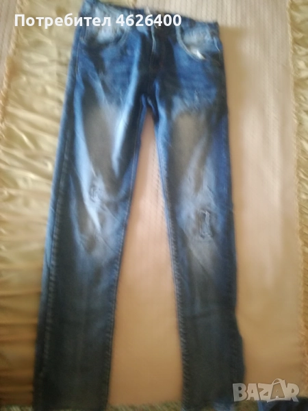 Продавам детски дънки Fasion Kids-модерни с кръпки, снимка 1