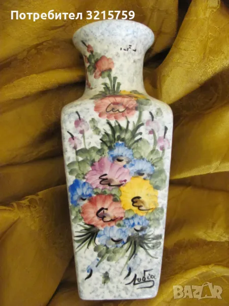 Авторска порцеланова ваза ,ръчно рисувана, подпис, снимка 1