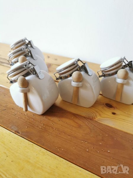 Порцеланови бурканчета за подправки, снимка 1