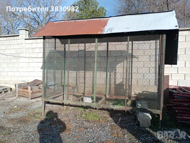 Продавам метален кош за съхранение на цавевица или за отглеждане на животни 