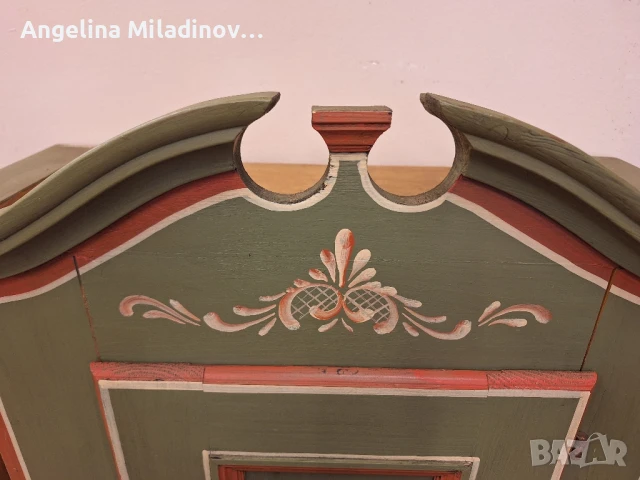 Шкаф за стена ръчно изрисуван , снимка 7 - Шкафове - 51314373