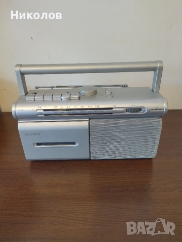 Продавам радио касетофон CFM-20