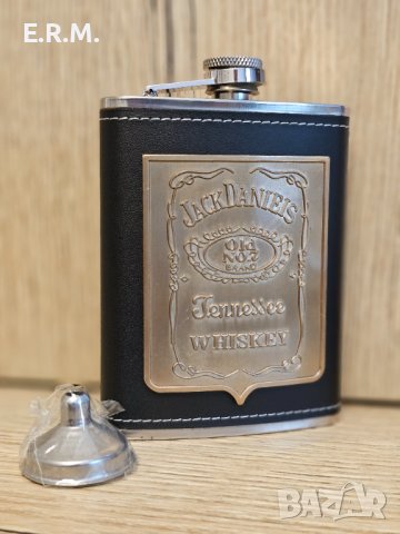 Подаръчна манерка Jack Daniels Tennessee whiskey лазерно гравирана неръждаема стомана и кожа, снимка 1 - Други - 41658036