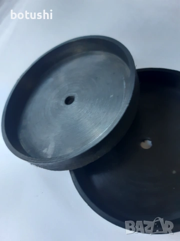 Тапа ф74 за бутало на крачна авто/вело помпа