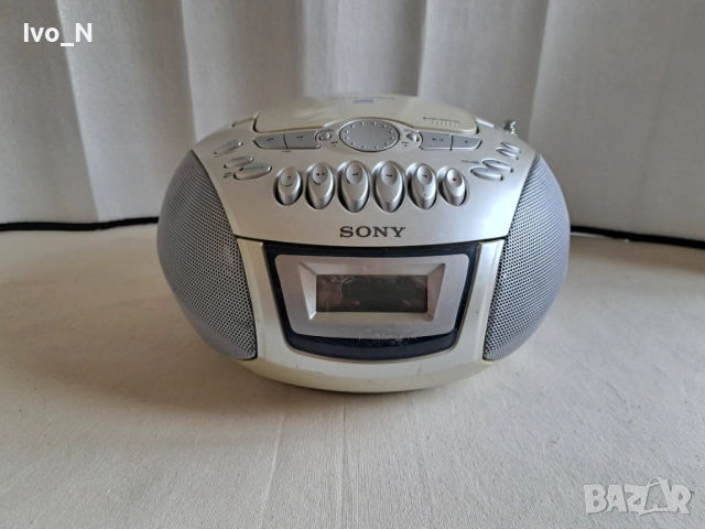 CD радиокасетофон Sony CFD-E70L- за ремонт, части.