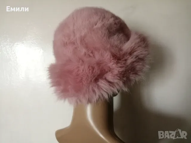 Дамска пухкава шапка в розов цвят, снимка 11 - Шапки - 48422792