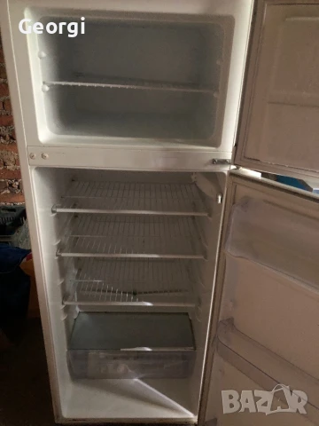 Хладилник Zanussi 140см, снимка 4 - Хладилници - 51220135