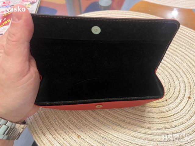 Калъф за очила Guess, снимка 3 - Слънчеви и диоптрични очила - 52849642