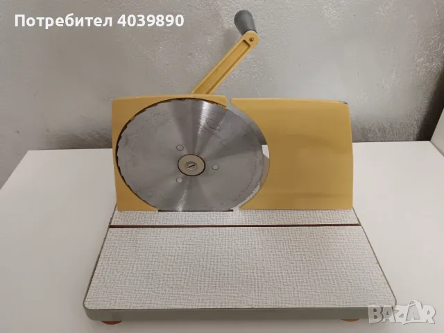 Продавам ръчна машинка за рязане , снимка 2 - Аксесоари за кухня - 55927857