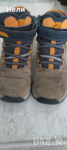 Продавам зимни боти 34 номер като нови за 30 лв,  и подарявам  към тях червени маратонки Артенго същ, снимка 4 - Детски боти и ботуши - 52256172