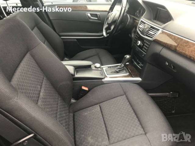 Mercedes-Benz E 220, снимка 3 - Автомобили и джипове - 36219409