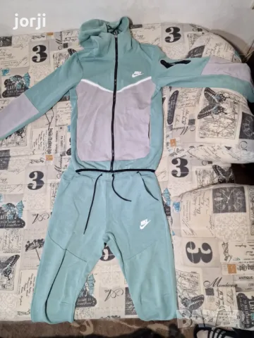 Оригинален Nike Tech Fleece екип , снимка 2 - Спортни дрехи, екипи - 48506628