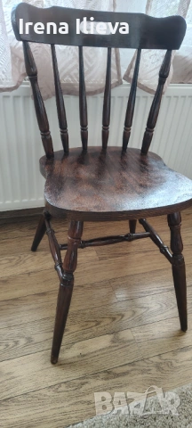 Продавам масивни дървени столове