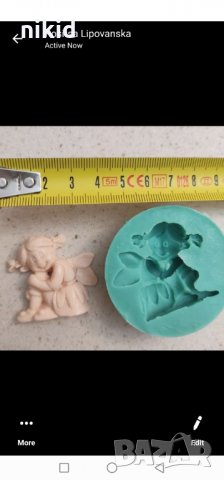 Весело момиченце фея приведена към коляно силиконов молд форма фондан гипс