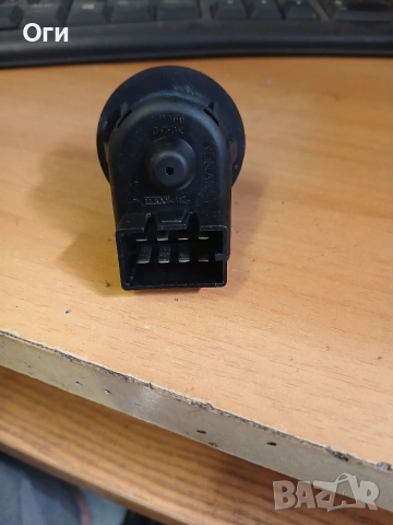 Бутон ел.огледала за Рено Лагуна 01-07г. 82 00 005 442 B, снимка 3 - Части - 53871755