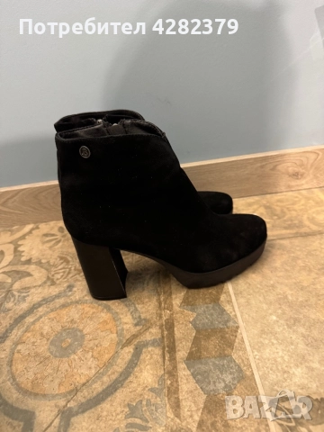 Черни боти от ест.велур, 38