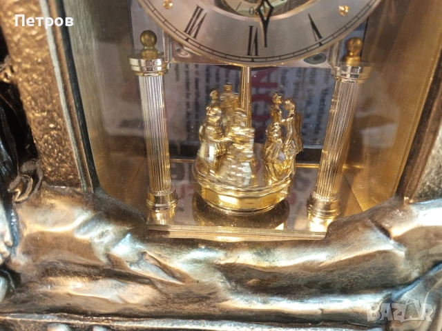 Настолен часовник с въртящо се махало, снимка 3 - Антикварни и старинни предмети - 51307683