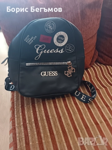 Дамска раница Guess