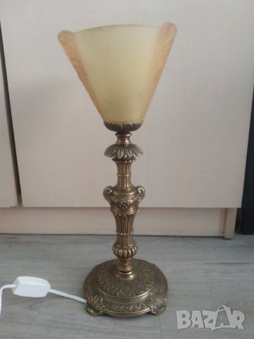 барокова настолна лампа