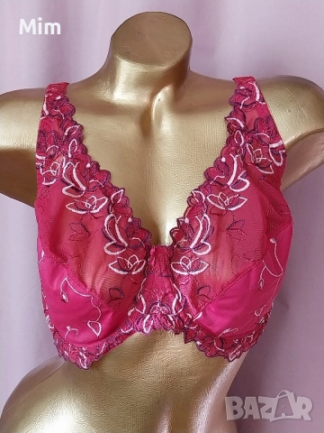  Hunkemoller 95 F Червен сутиен с бродерия 