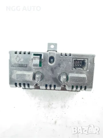 Renault Laguna Дигитален Часовник BORG 7700822081, снимка 4 - Части - 47920809