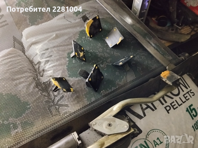 Ауди а4 б6 щипки кори предни седалки задна кора