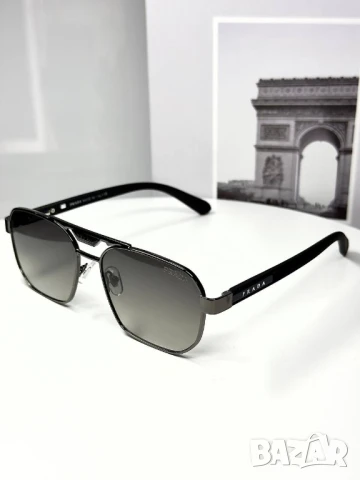 очила с калъф prada , снимка 4 - Слънчеви и диоптрични очила - 50572967