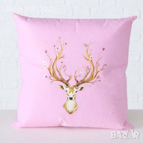 Розова Деко възглавница с елен