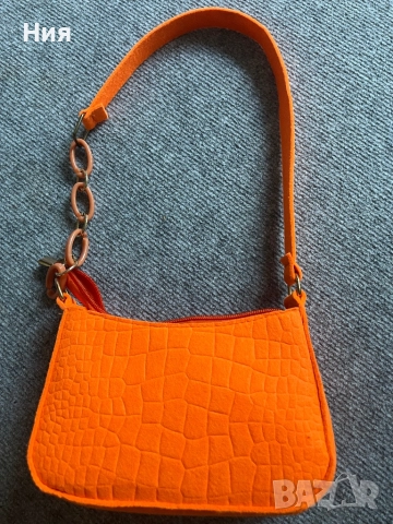 Оранжева дамска чанта
