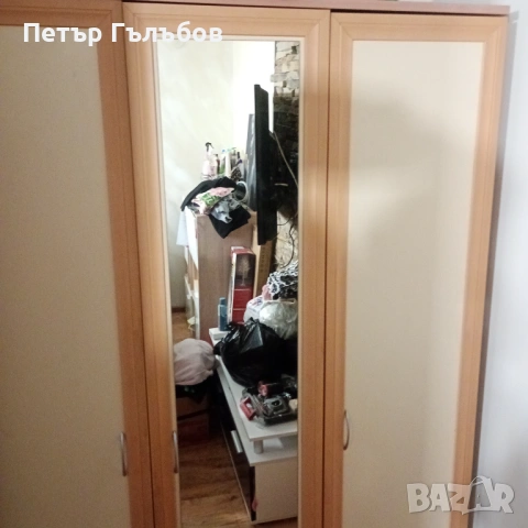 Трикрилен гардероб , снимка 2 - Гардероби - 53063421