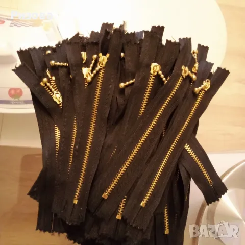 Ликвидация!Продавам 20 бр.метални ципове ,20см и 60 бр.18 см,за 25 ст.броя., снимка 2 - Други услуги - 47952000