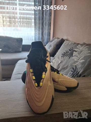 Дамски маратонки Адидас,малко носени , снимка 2 - Маратонки - 53868478