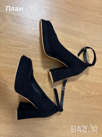 Елегантни дамски обувки 