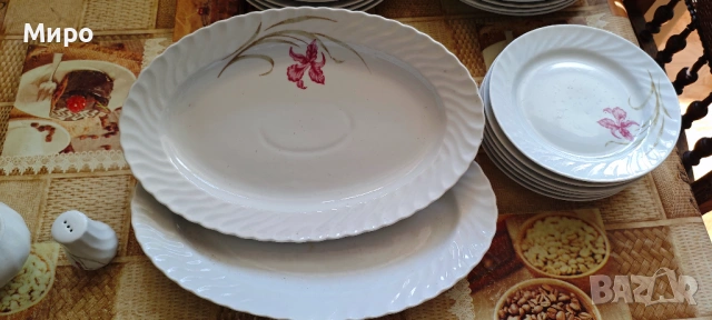 Български порцеланов сервиз от 24 части, снимка 8 - Антикварни и старинни предмети - 53839267