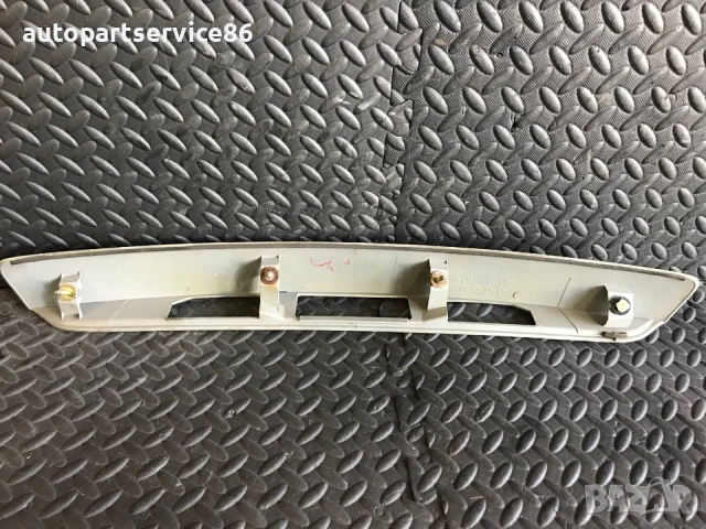 Дръжка за отваряне на номерната табела на багажника за Mazda 6 (2002-2007) GJ6L50811, снимка 2 - Части - 53714272