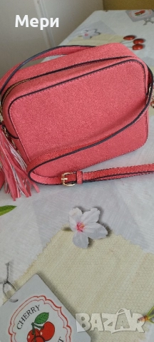 Дамска чантичка, снимка 3 - Чанти - 52331694