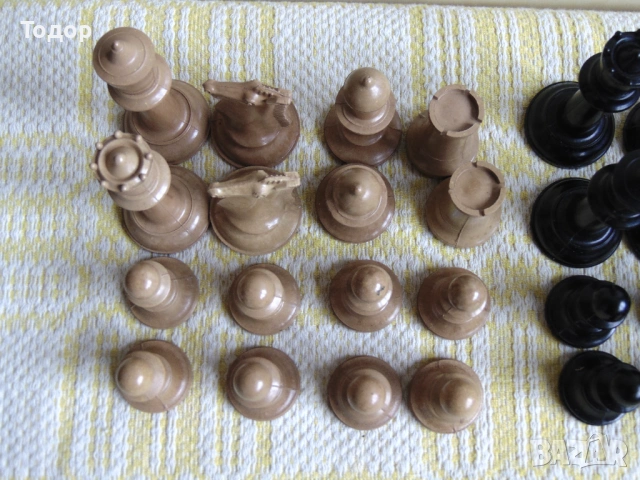 Бакелитови фигури за шах, снимка 2 - Шах и табла - 53312645