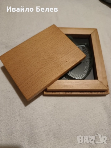 Плакет от Братислава, снимка 3 - Антикварни и старинни предмети - 52558858