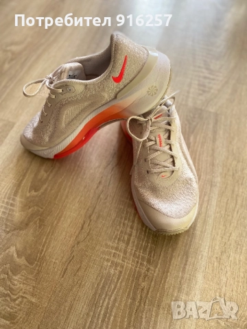 Дамски маратонки Nike, снимка 2 - Маратонки - 52429258