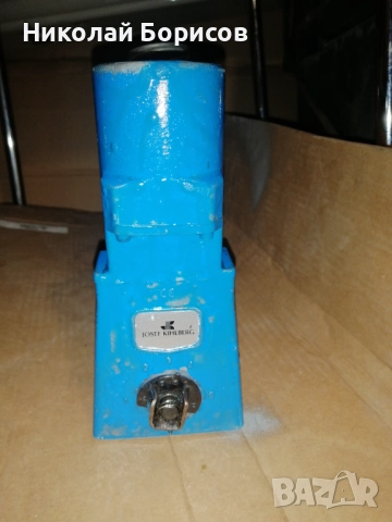 Продавам Марков пневматичен  Такер Josef kihalberg 