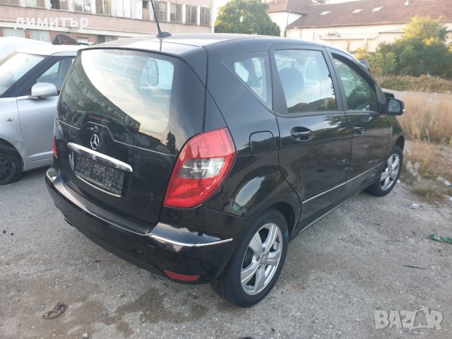 Mercedes a180 2011г Автомат на части, снимка 10 - Автомобили и джипове - 42504505